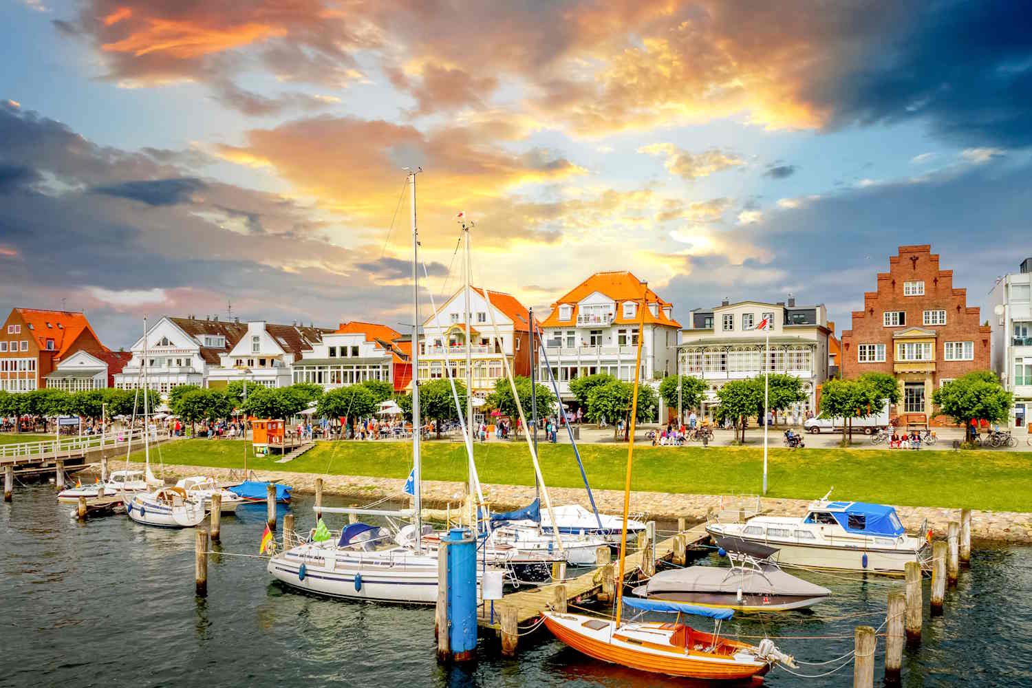 Travemünde Altstadt mit Hafen